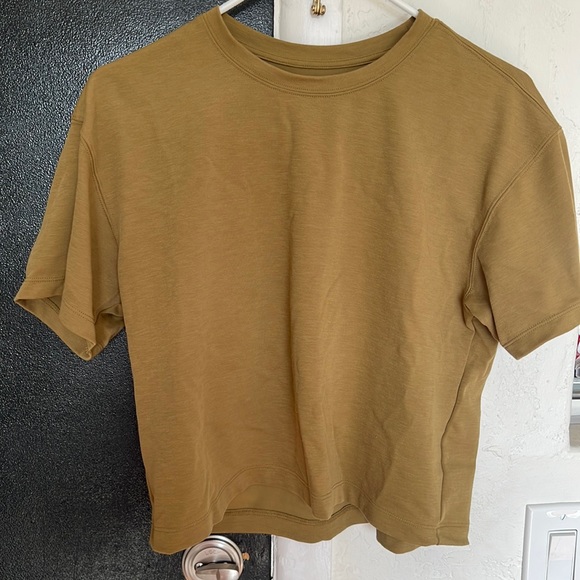 Uniqlo Cropped Tee - Size S Worn Once - Picture 1 of 2